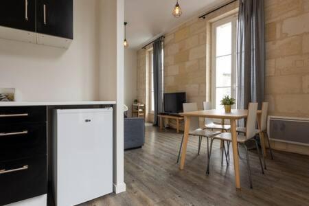 Charmant T2 Place De Lerme Bordeaux Exterior foto