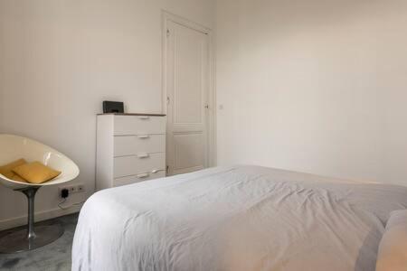 Charmant T2 Place De Lerme Bordeaux Exterior foto